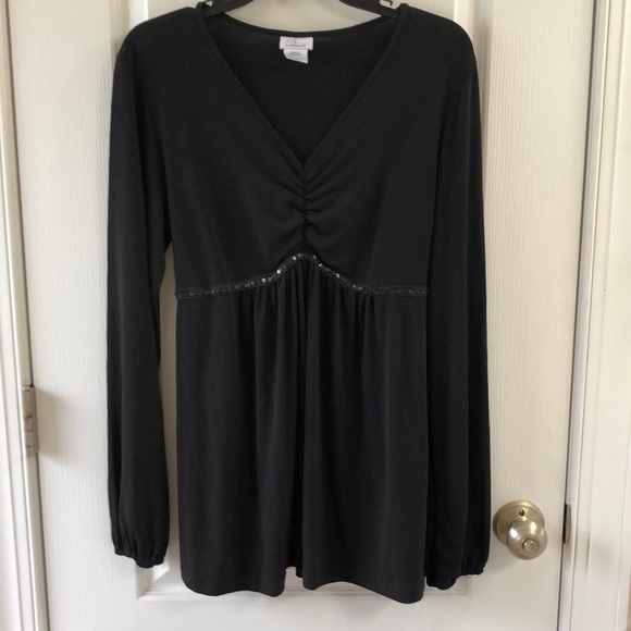 Long Sleeve Maternity Top - Picture 1 of 4